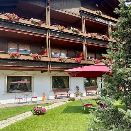 Garni Living Hotel 3*